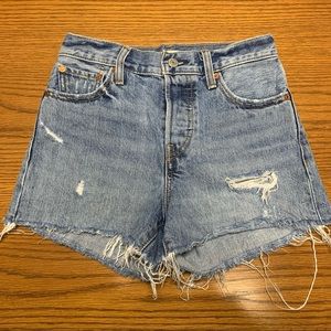 Levi’s Wedgie Jean Shorts